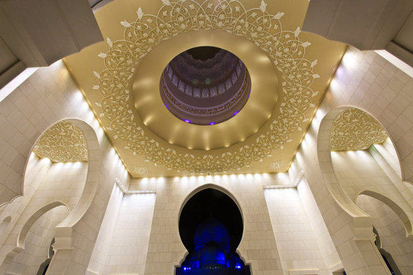 世界上最奢华的清真寺 -谢赫扎伊德清真寺_c3399942fe5629b81e15e9f84e8ba067.jpg