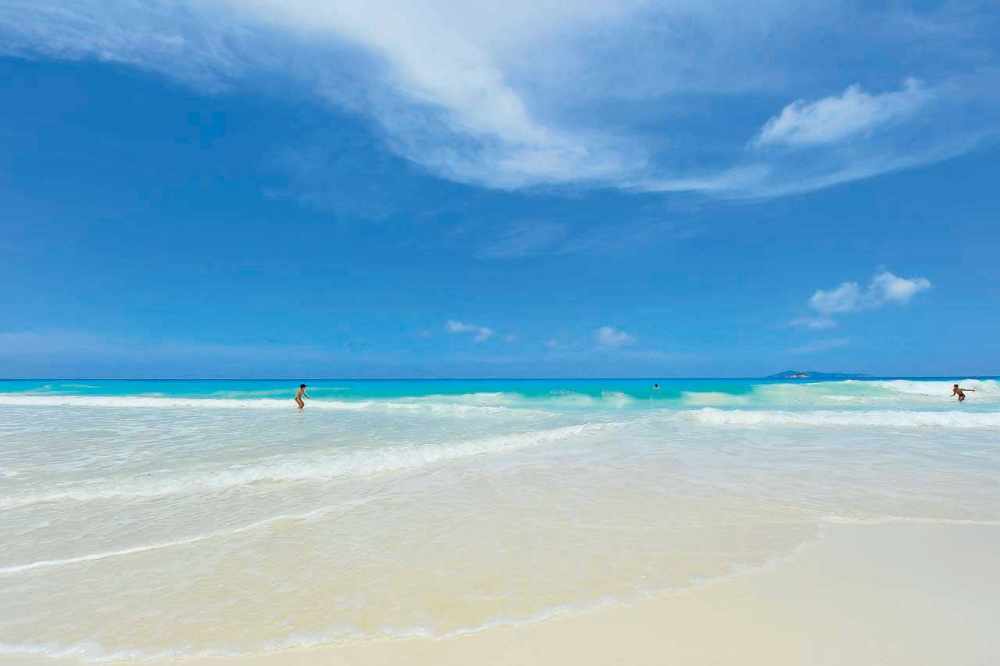 塞舌尔康斯坦茨利莫里亚度假村 Constance Lémuria Resort_phoca_thumb_l_CLRPBP11_Beach07.jpg