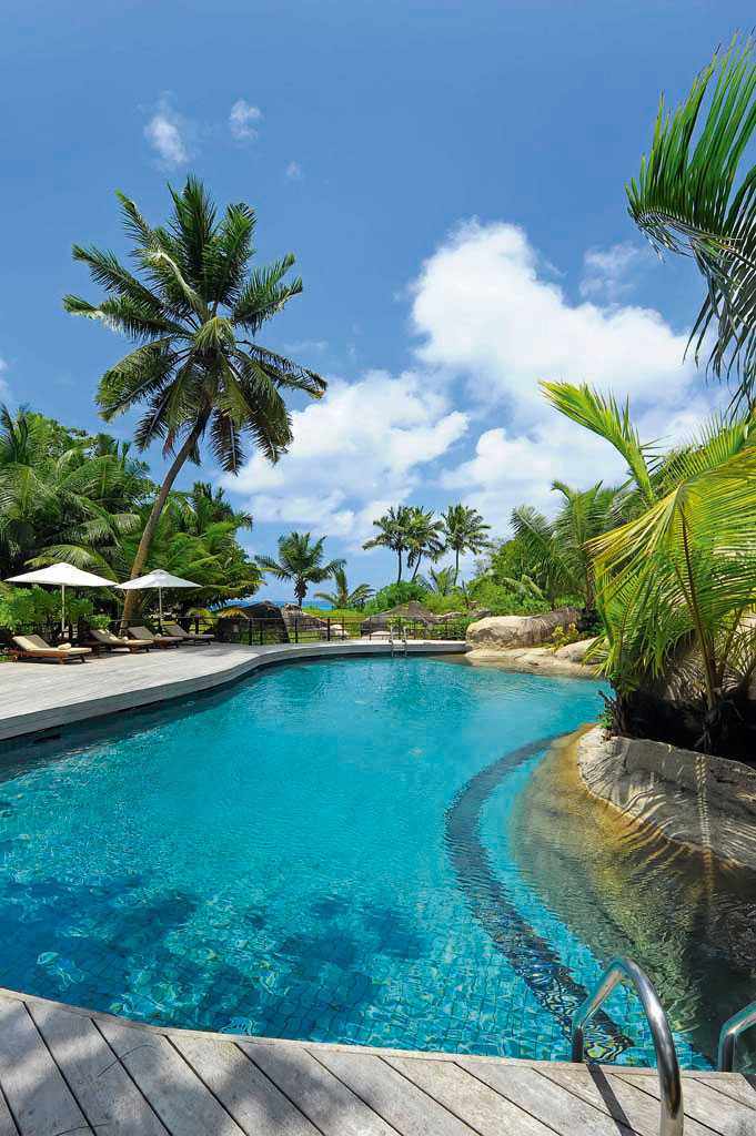 塞舌尔康斯坦茨利莫里亚度假村 Constance Lémuria Resort_phoca_thumb_l_CLRPBP11_PoolView02.jpg