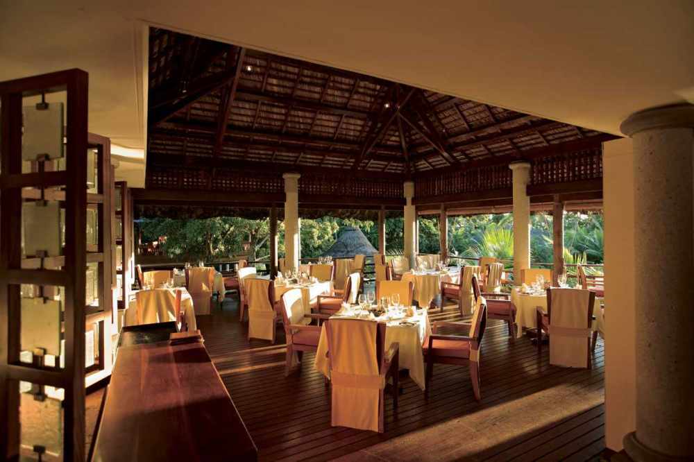 塞舌尔康斯坦茨利莫里亚度假村 Constance Lémuria Resort_phoca_thumb_l_CLRPBS09_LegendResto2.jpg
