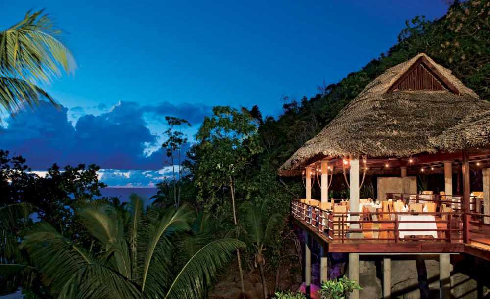 塞舌尔康斯坦茨利莫里亚度假村 Constance Lémuria Resort_phoca_thumb_l_CLRPBS09_LegendResto10.jpg
