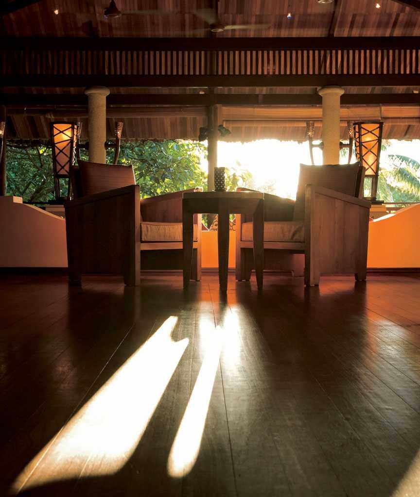 塞舌尔康斯坦茨利莫里亚度假村 Constance Lémuria Resort_phoca_thumb_l_CLRPBS09_MainBar1.jpg