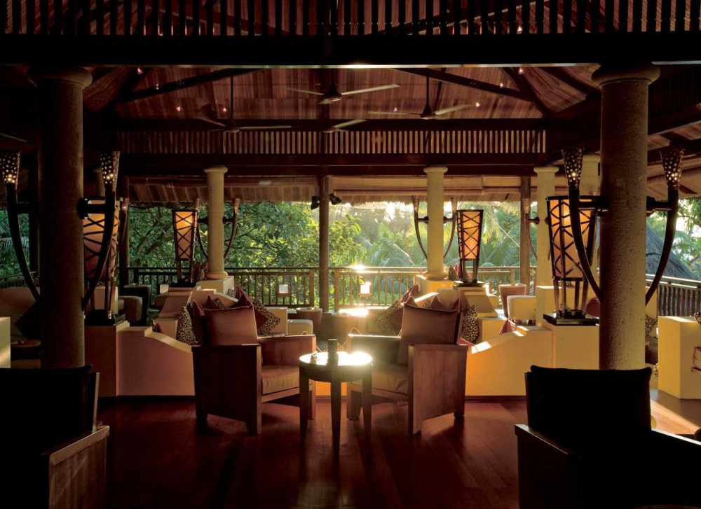 塞舌尔康斯坦茨利莫里亚度假村 Constance Lémuria Resort_phoca_thumb_l_CLRPBS09_MainBar2.jpg