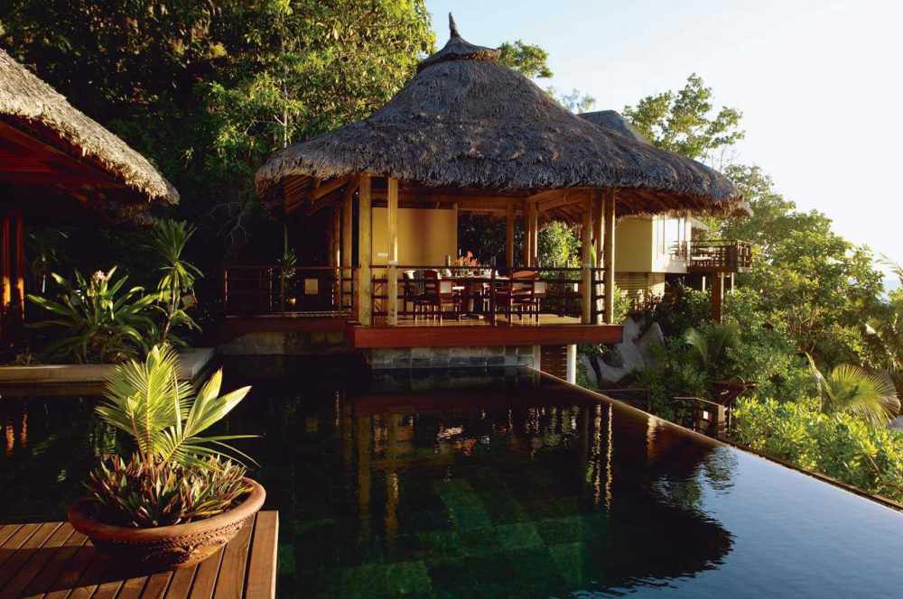 塞舌尔康斯坦茨利莫里亚度假村 Constance Lémuria Resort_phoca_thumb_l_LRPDSPVPool&Kiosk.jpg
