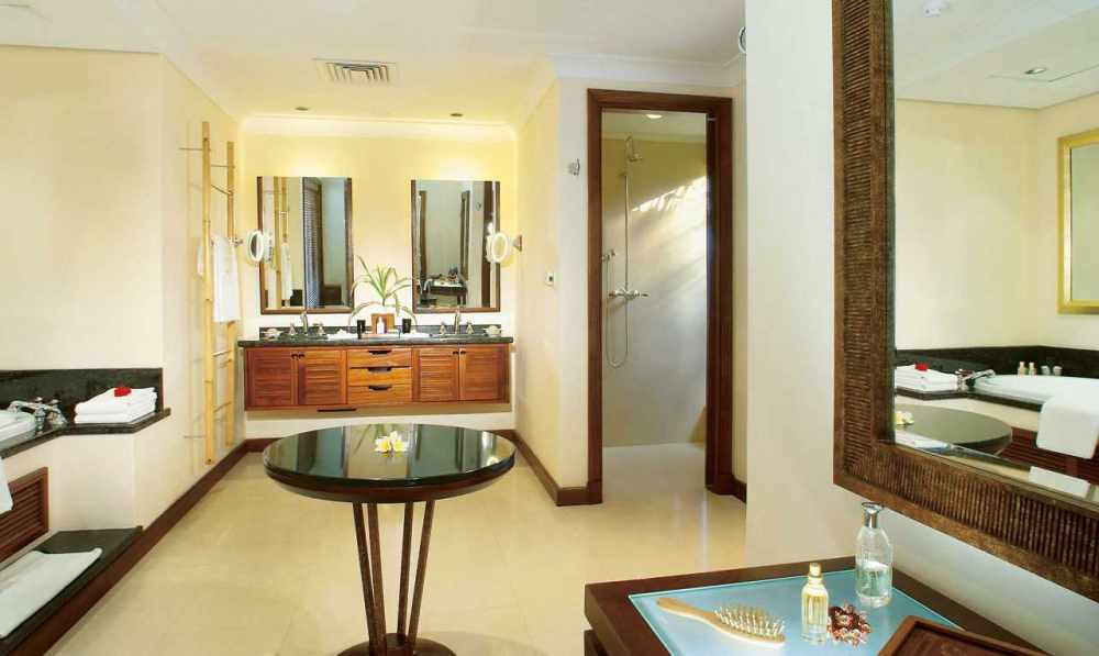 塞舌尔康斯坦茨利莫里亚度假村 Constance Lémuria Resort_phoca_thumb_l_LRPVilla4SdBain.jpg