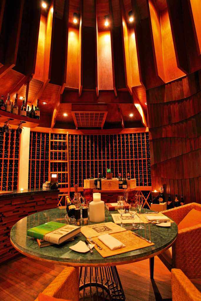 马尔代夫康斯坦茨哈拉薇丽岛度假村 Constance Halaveli Resort_phoca_thumb_l_CHRMMO11_WineCellar3.jpg