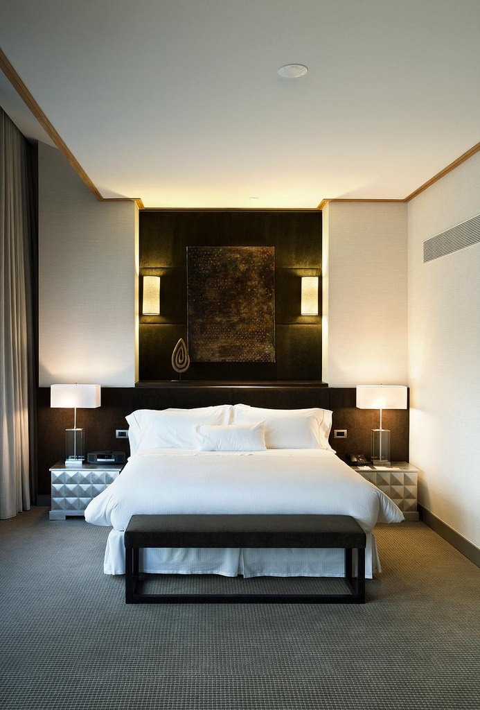 威斯汀_34)The Westin Auckland Lighter Quay—The Presidential Suite with harbour and cit.jpg