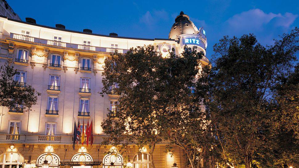 马德里丽思酒店 Hotel Ritz Madrid_002640-08-exterior-night.jpg