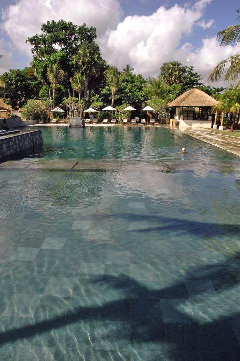 巴厘岛金巴兰普里渡假酒店 Jimbaran Puri Bali_JPB-POOL-07.jpg