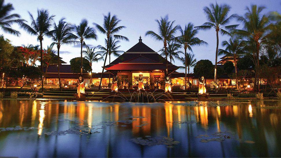 巴厘岛洲际度假酒店（InterContinental Bali Resort）_003474-10-pool-twilight.jpg