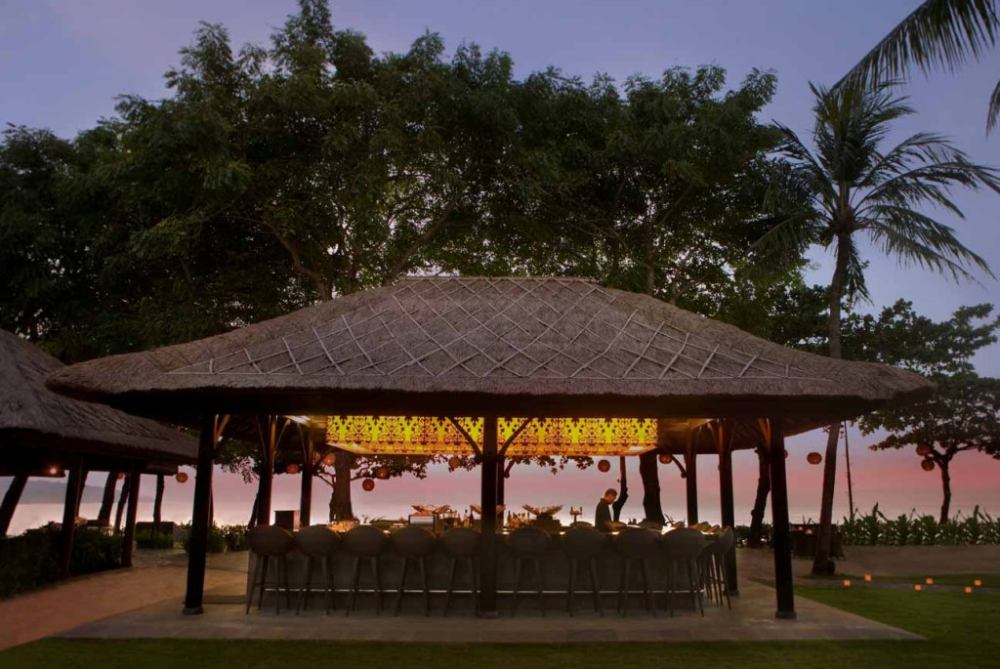 巴厘岛洲际度假酒店（InterContinental Bali Resort）_Sunset-Bar.jpg