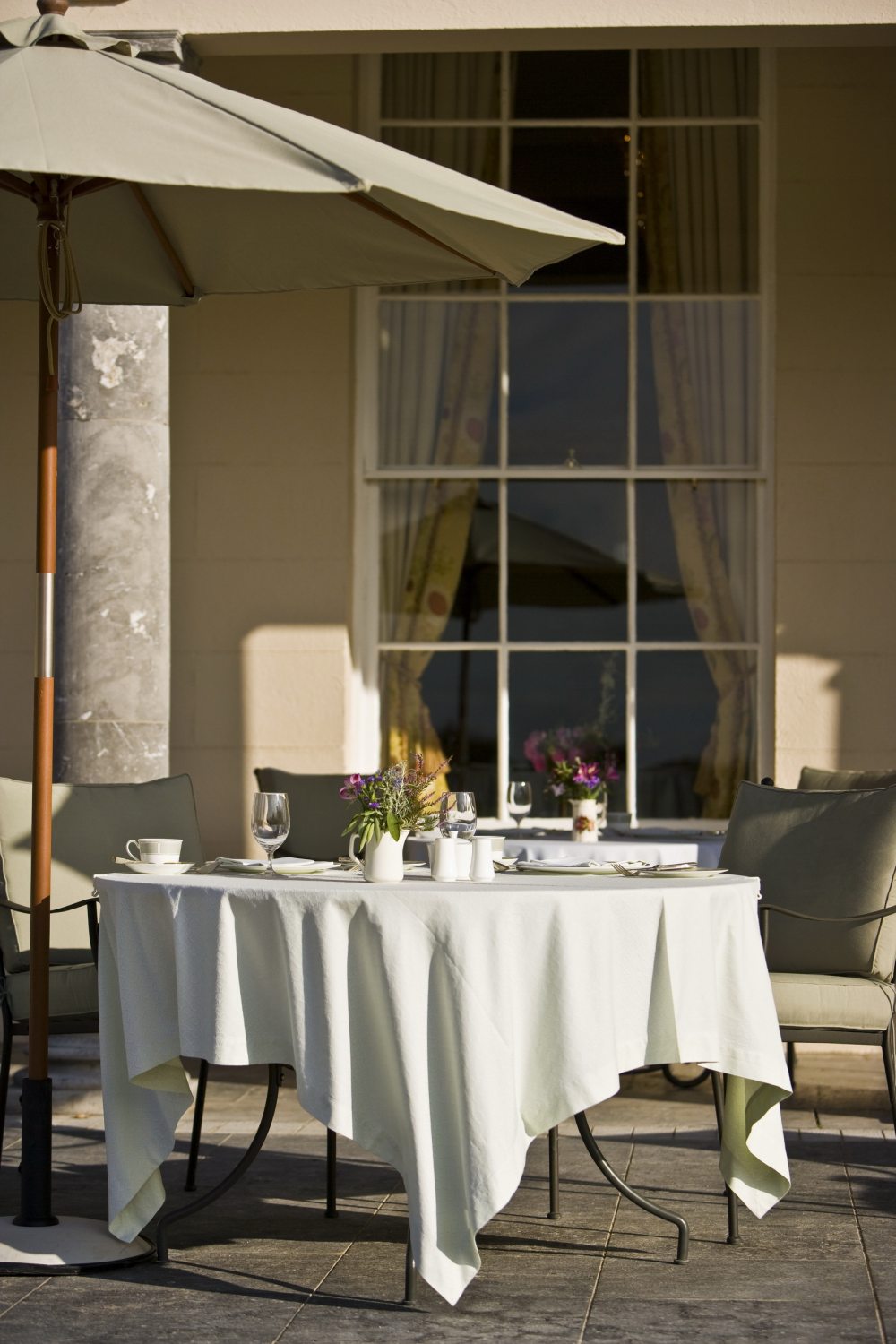 爱尔兰Castlemartyr度假村 Castlemartyr Resort Ireland_ORKCR_25619325_CM_Garden_Terrace_Detail.jpg