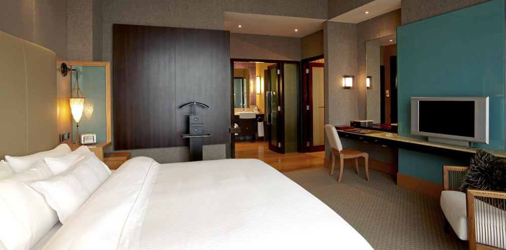 吉隆坡威斯汀酒店_16)The Westin Kuala Lumpur—Bedroom of the Presidential Suite 拍攝者.jpg