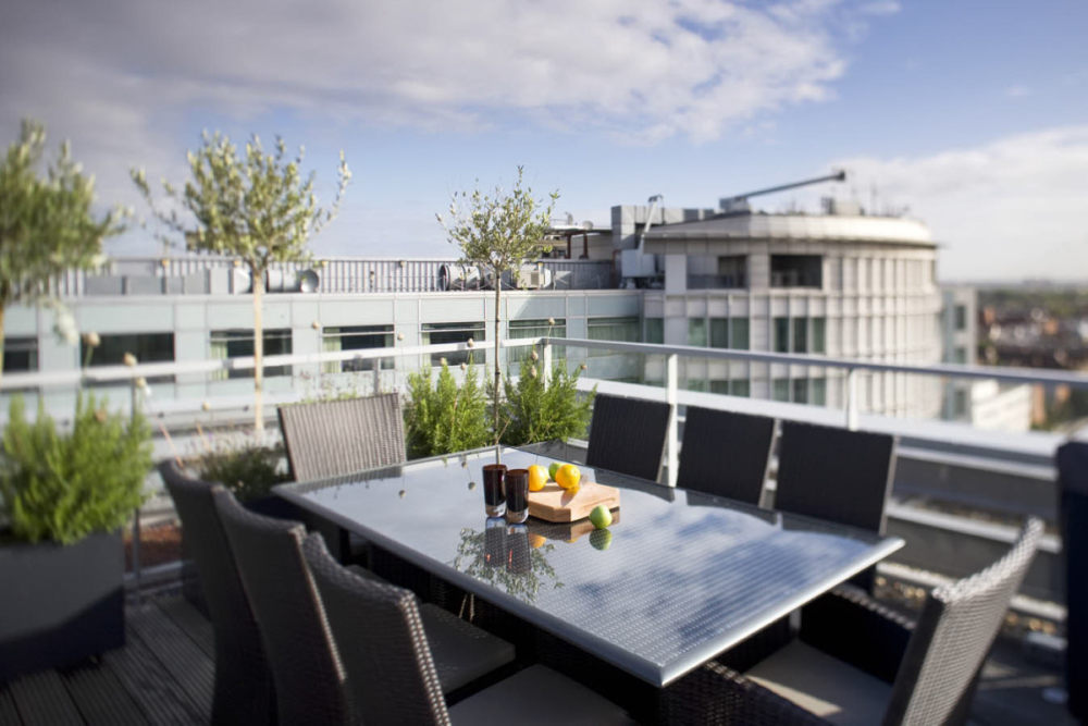 伦敦Paddington Penthouse_SHH_029_-Roof-Terrace-Dining-Area.jpg