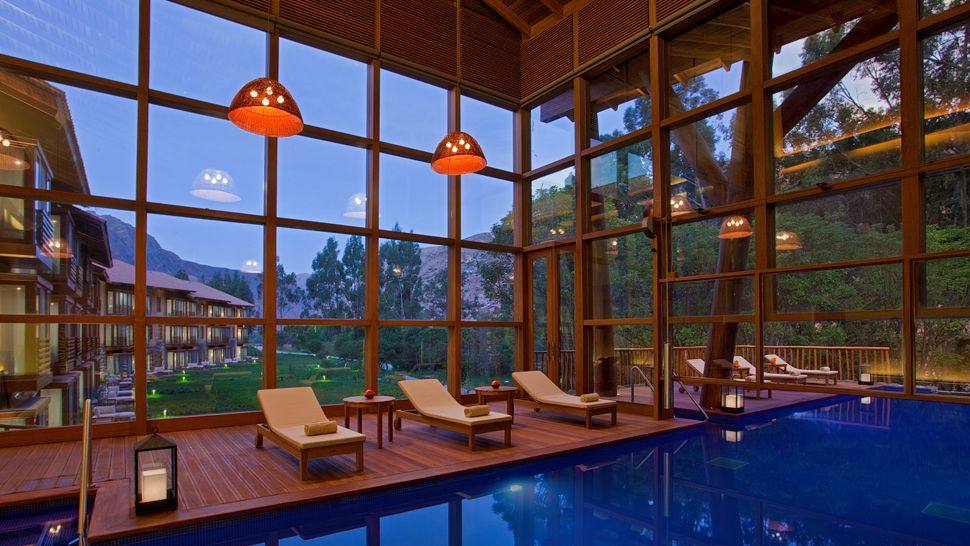 秘鲁坦博德尔酒店 Tambo del Inka_008185-14-spa-pool-mountain-view.jpg