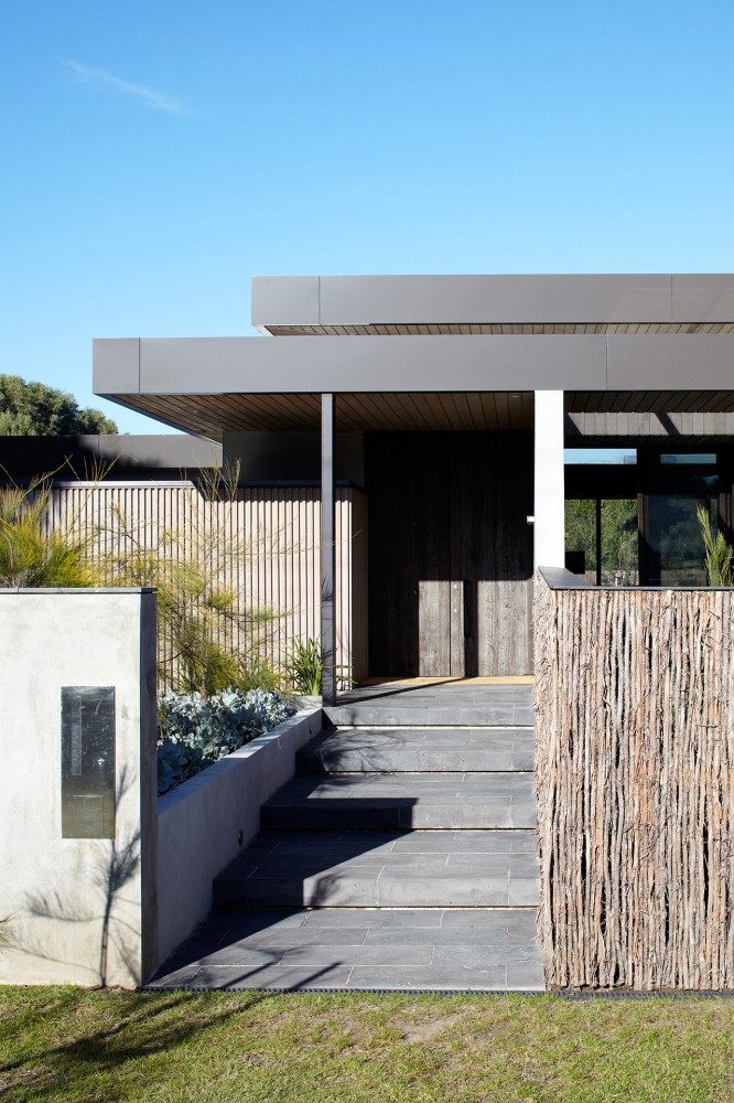 500868f628ba0d33d4000087_bellarine-peninsula-house-inarc-architects_image_3-666x1000.jpg