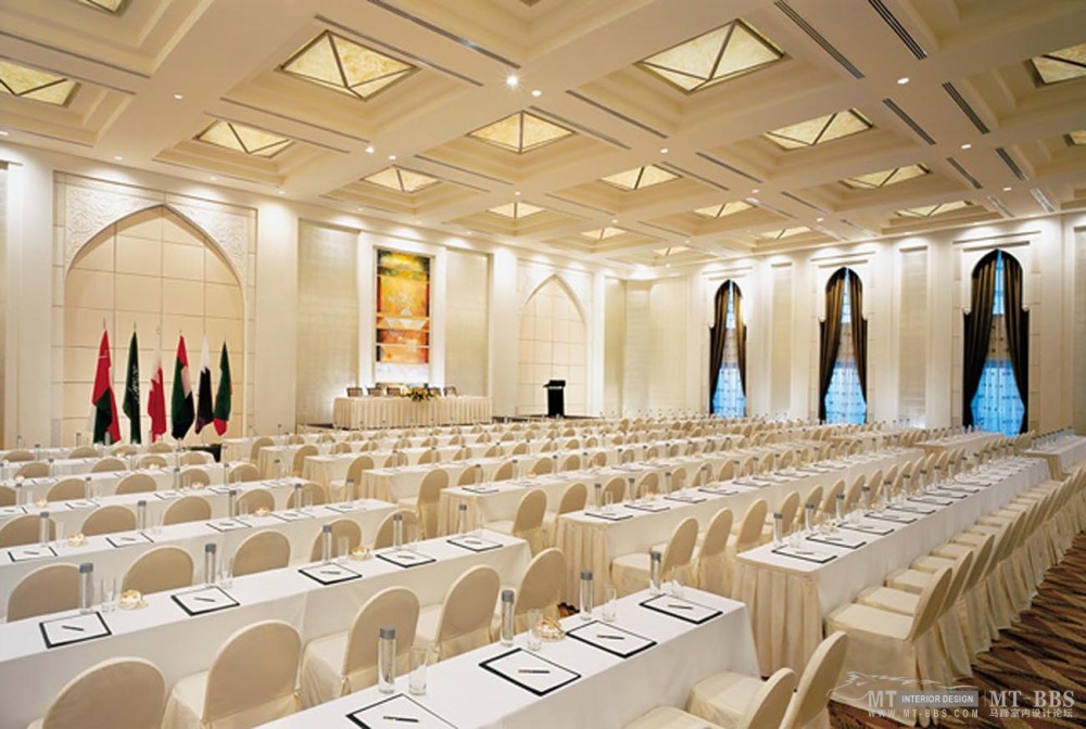 迪拜香格里拉大酒店(官方高清摄影) Shangri-La Hotel Dubai_SLDB-A1-Nojoom-Ballroom-Conference-Set-up.jpg