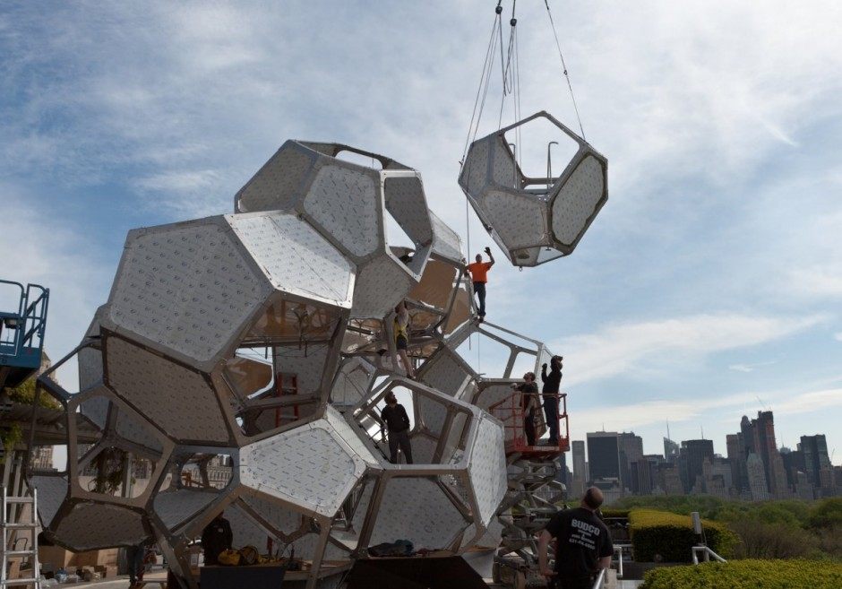 在屋顶上:云城 装置艺术  Tomás Saraceno 设计_ts_010812_22-940x657.jpg