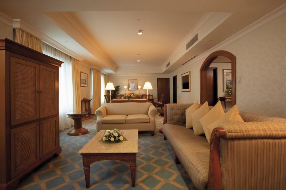 缅甸仰光盛贸饭店 Traders Hotel Yangon_THYN-Club-Suite-Living-Room.jpg