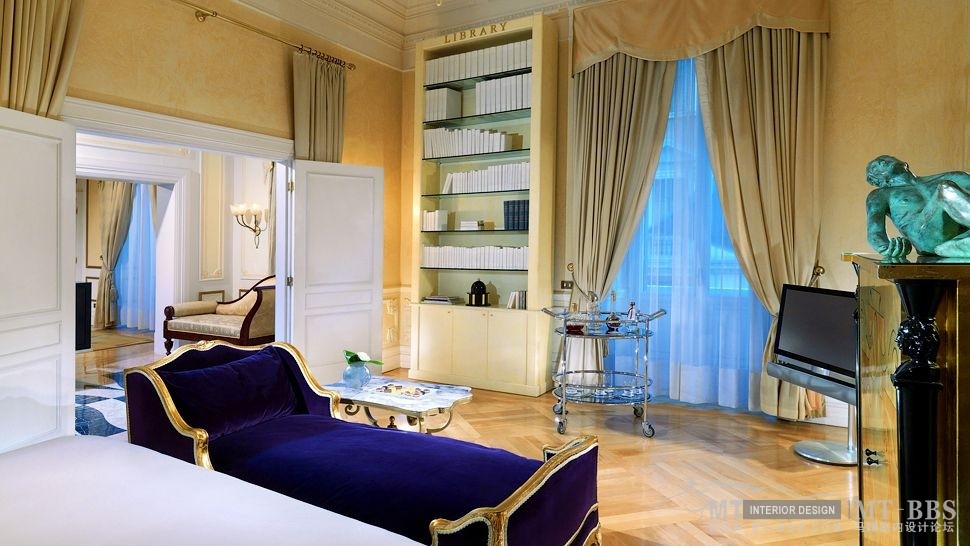 罗马瑞吉大酒店 The St. Regis Rome_003457-10-Designer-Suite-Bedroom.jpg