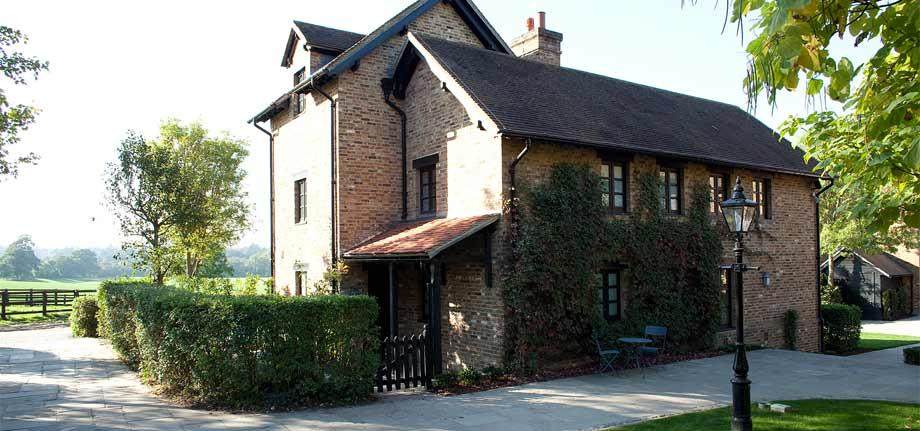 Cottage-Exterior_tbe_room_carousel.jpg