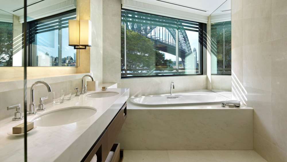 悉尼柏悦酒店 Park Hyatt Sydney_SYDPH_P118_Sydney_Suite_Second_Bathroom_View_53696_1280x720.jpg