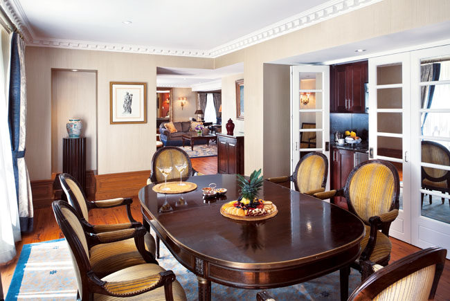 纽约雅典娜广场酒店_Gold Penthouse Dining Room.jpg