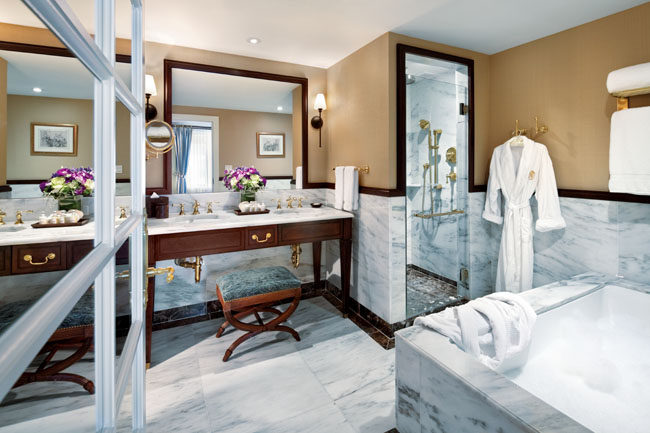 纽约雅典娜广场酒店_Marble Bathroom.jpg