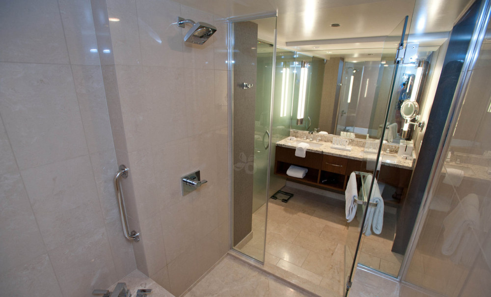 bathroom-deluxe-room--v744043-1280.jpg