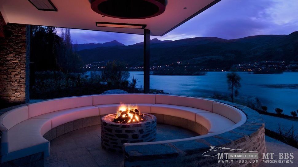 新西兰皇后镇希尔顿酒店 Hilton Queenstown_009592-02-WakatipuGrill-firepit.jpg