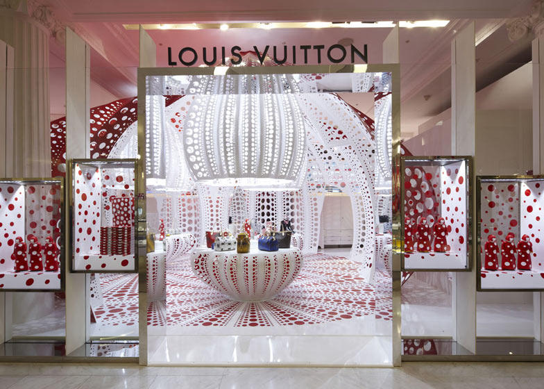 路易威登和草间弥生　　概念在Selfridges商店_dezeen_Louis-Vuitton-and-Kusama-concept-store-at-Selfridges_ss_5.jpg