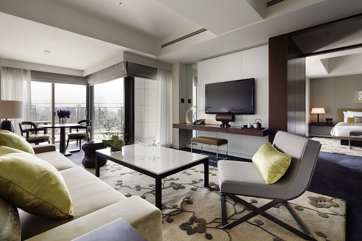 Palace-Hotel-Tokyo_Palace-Hotel-Tokyo-Executive-Suite-Living-Room.jpg