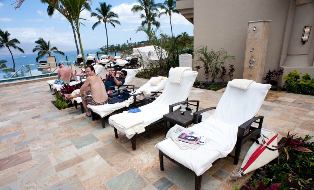（毛伊岛）四季度假酒店 Four Seasons Resort Maui官方摄影_lounge-chairs-adult-pool-four-seasons-maui-v390149-1280.jpg