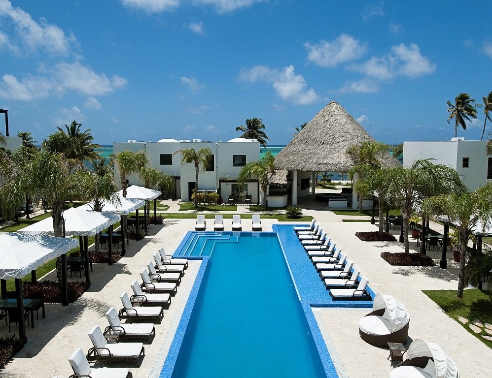 伯利兹圣佩德罗Las Terrazas Resort_70-ft.-Infinity-Pool.jpg