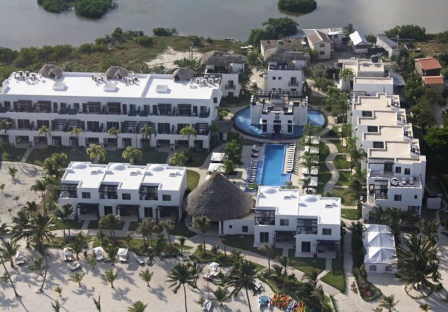 伯利兹圣佩德罗Las Terrazas Resort_Aerial-View-of-the-property.jpg