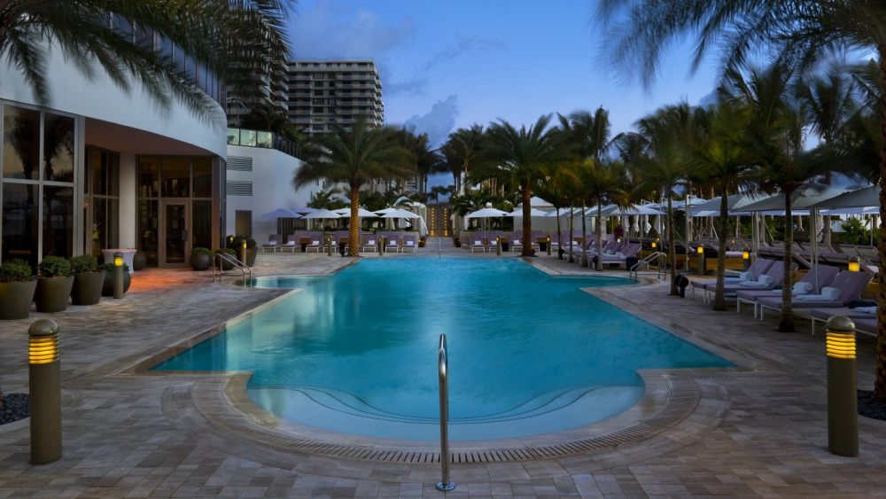 Yabu新作品-佛罗里达巴尔港瑞吉酒店 The St. Regis Bal Harbour Resort_StRegisBalHarbourPool896.jpg