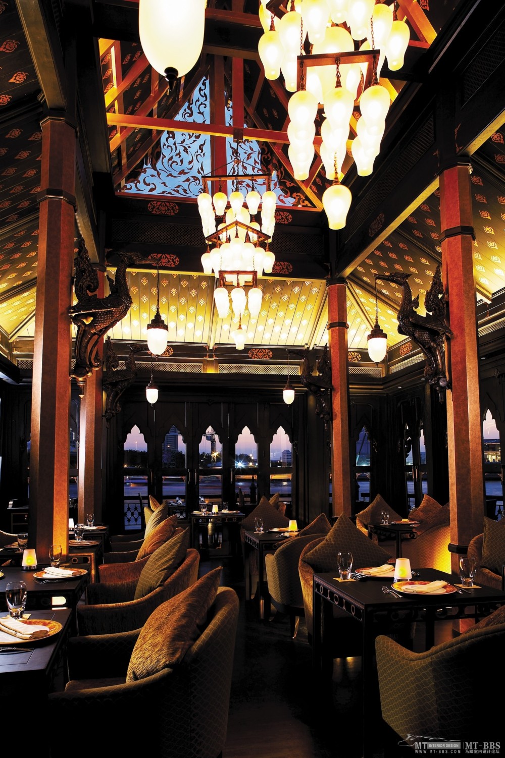 color_taiguomangu_xianggeliladajiudian_canting_jiuba-013.jpg