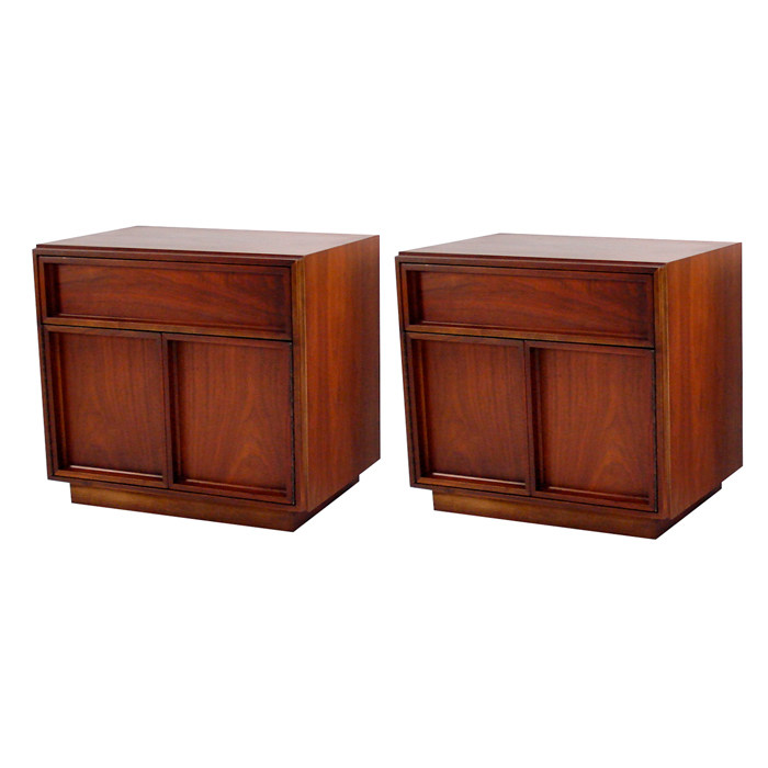 Pair_of_Brown-Saltman_Mid-Century_Modern_Walnut_Night_Stands_55218.jpg