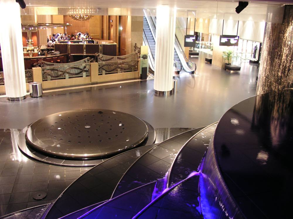 墨尔本皇冠大道酒店CROWN PROMENADE HOTEL_Melbourne Crown Tower20030204_0002.JPG