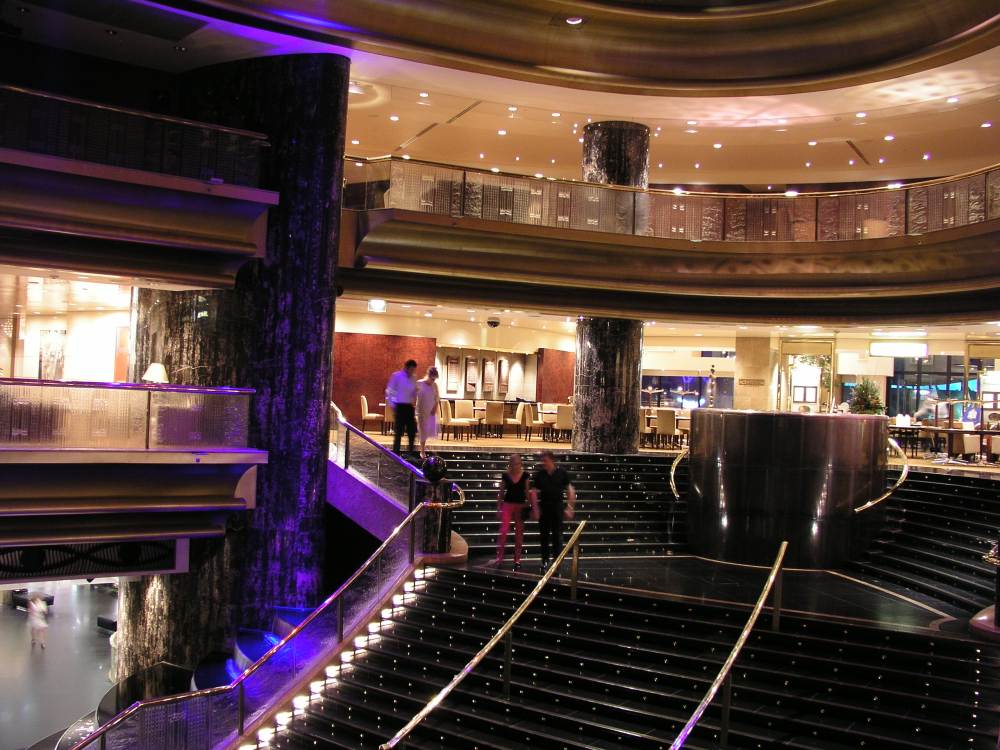 墨尔本皇冠大道酒店CROWN PROMENADE HOTEL_Melbourne Crown Tower20030204_0003.JPG