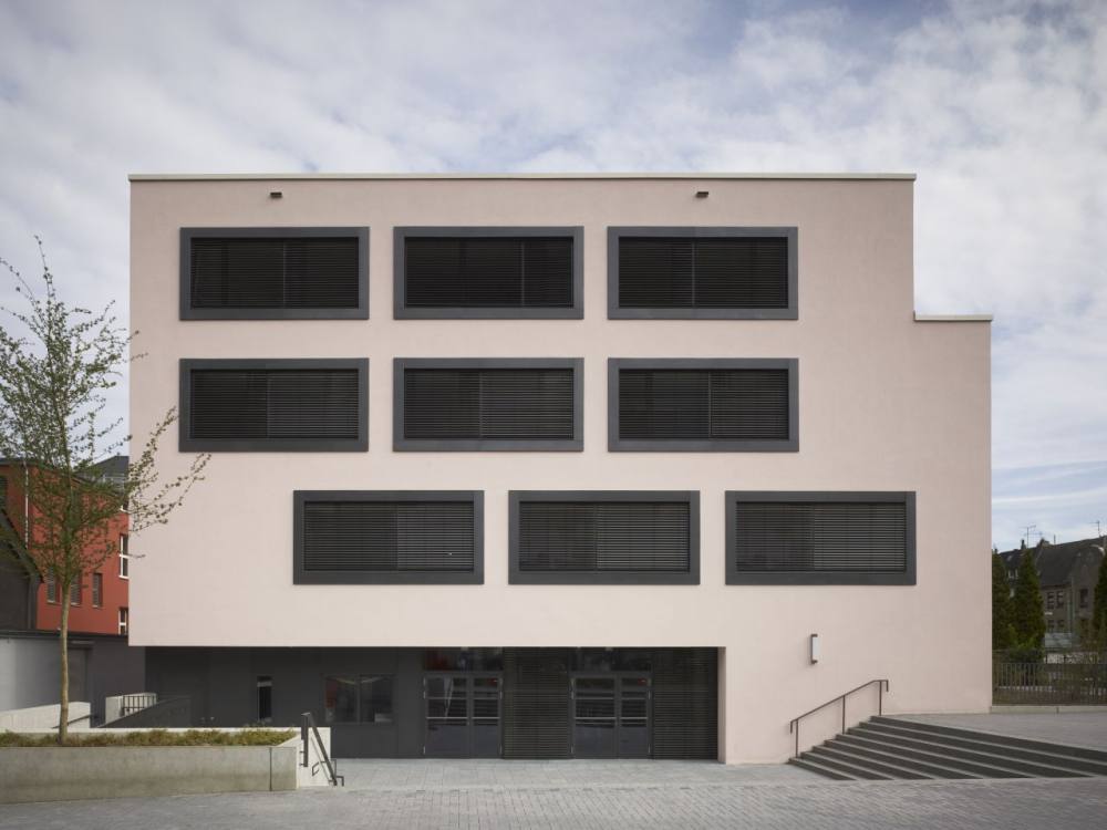 5048d3ed28ba0d0c5c0000f7_liselotte-rauner-school-l-on-wohlhage-wernik-architekte.jpg