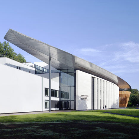 dezeen_Royal-Welsh-College-of-Music-and-Drama-by-BFLS-15.jpg