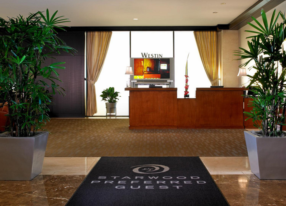 洛杉矶机场威斯汀酒店_10)The Westin Los Angeles Airport—Starwood Preferred Guest Lounge 拍攝者.jpg