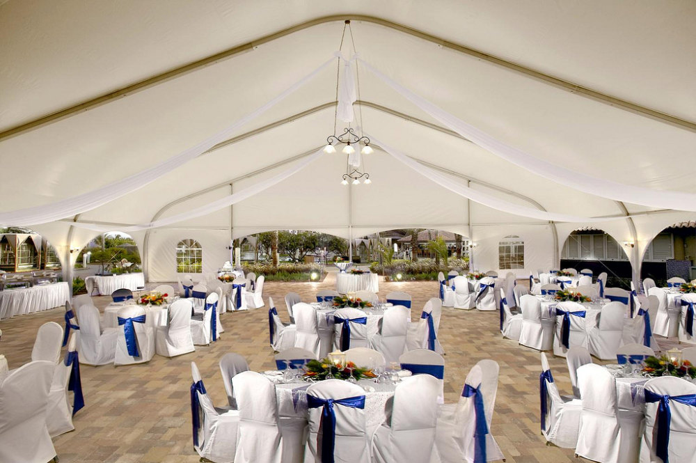 威斯丁阿鲁巴度假酒店_9)The Westin Resort, Aruba—Seabreeze Terrace Tent 拍攝者.jpg