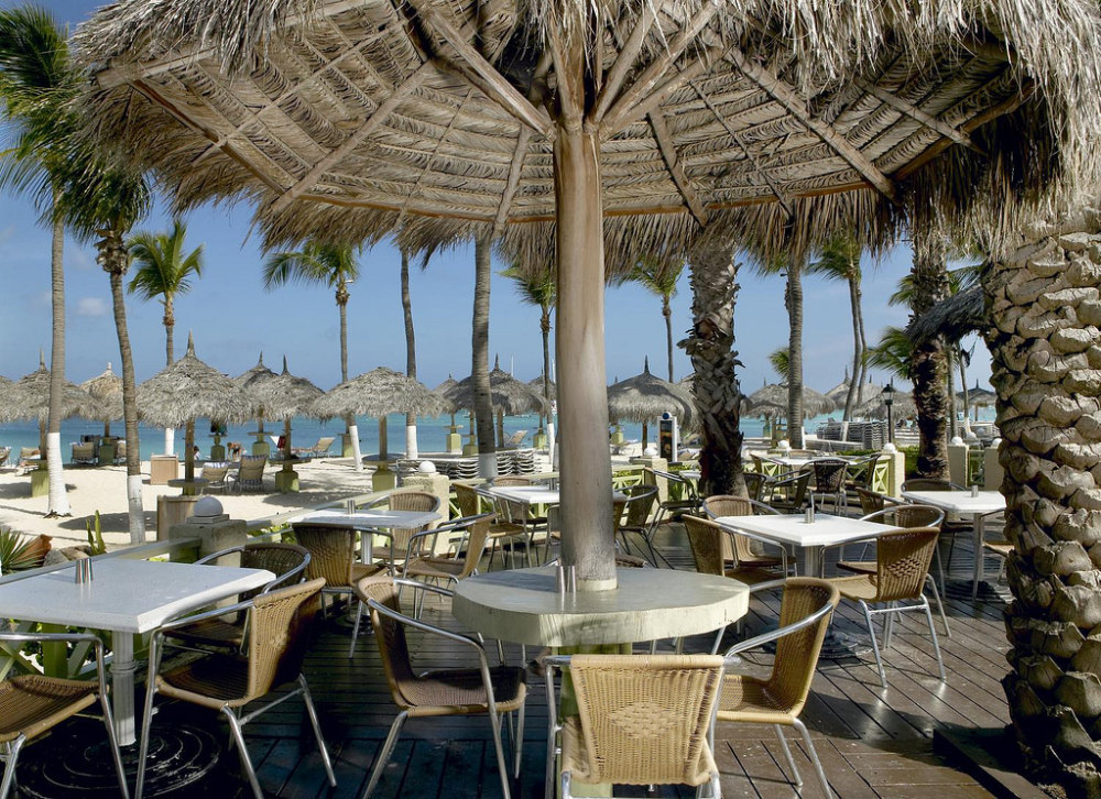 威斯丁阿鲁巴度假酒店_20)The Westin Resort, Aruba—Beachside Terrace Restaurant 拍攝者.jpg