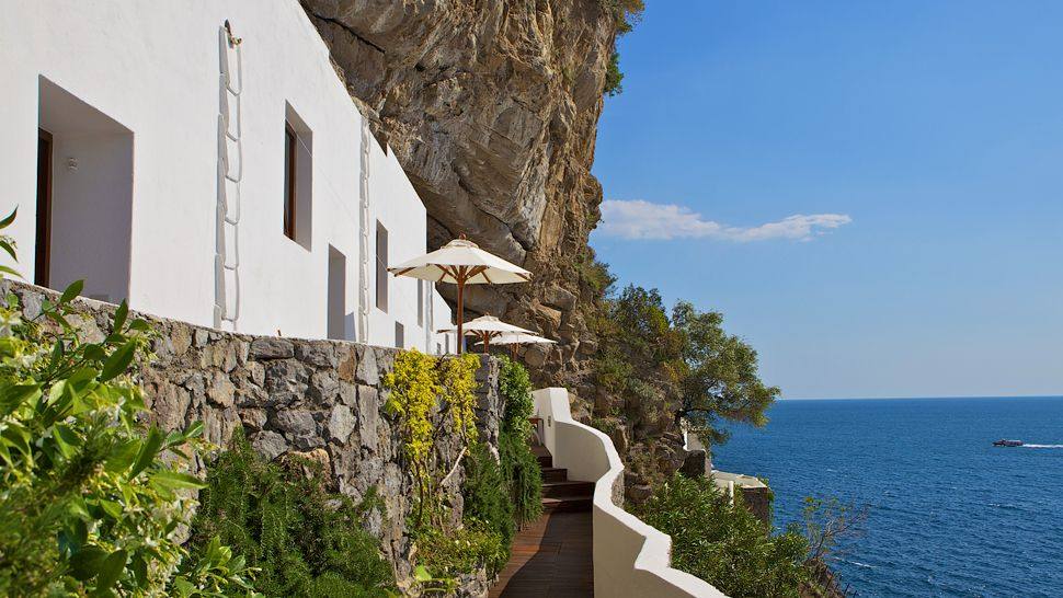 意大利普莱伊亚诺Casa Angelina酒店_002760-28-cliffside-walkway.jpg
