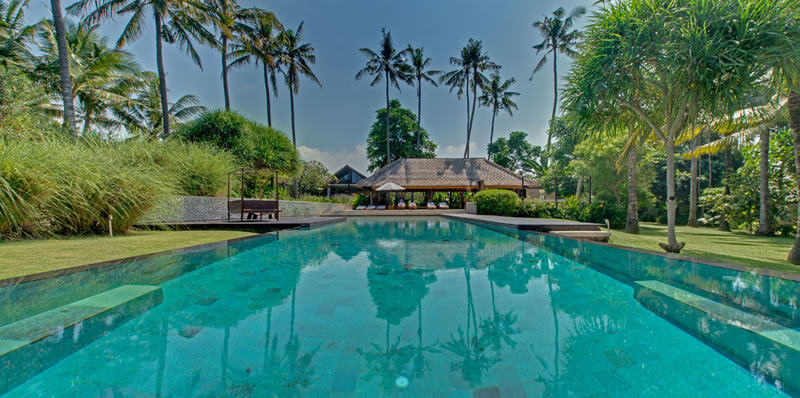 巴厘岛Samadhana 渡假别墅_Samadhana - pool and entertainment pavilion.jpg