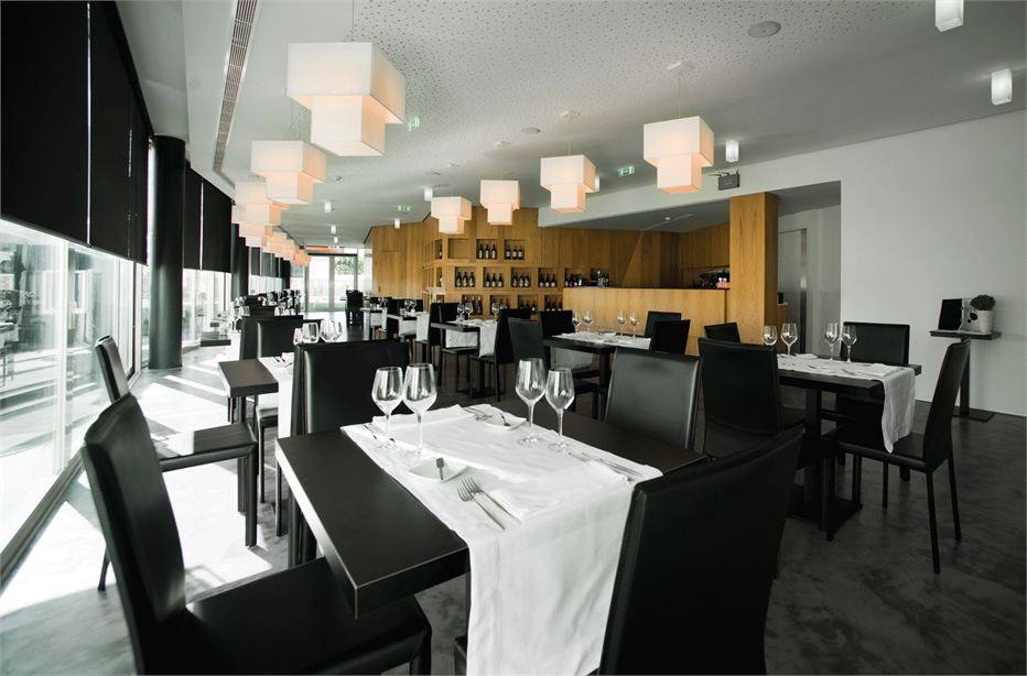 葡萄牙卡米尼亚 Design & Wine Hotel_12263cd5-62d8-4090-888c-0cc2e525353c.jpg