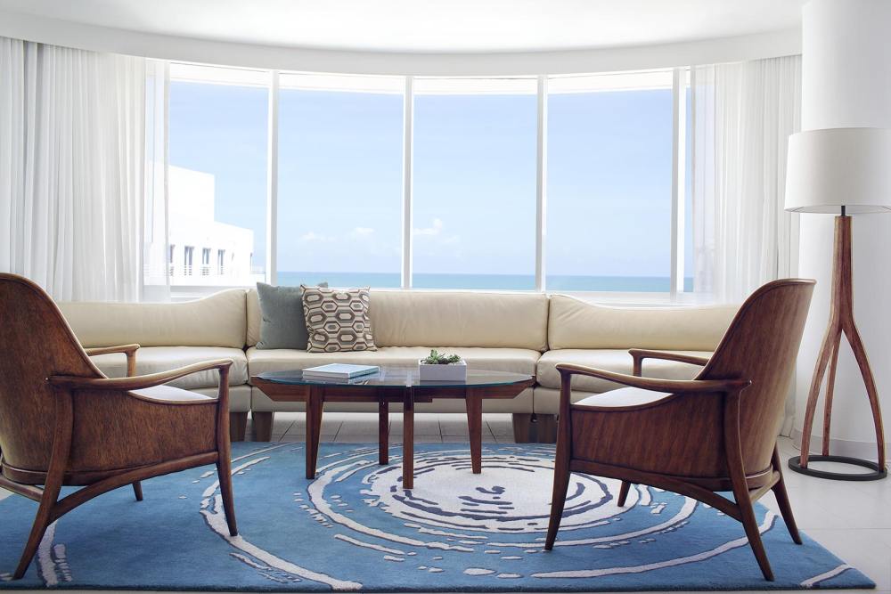迈阿密詹姆斯皇家棕榈酒店 The James Royal Palm_JRP_Homepage_Couch_RetouchedImage_09252012.jpg