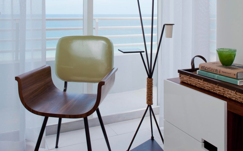 迈阿密詹姆斯皇家棕榈酒店 The James Royal Palm_JRP_Room_Ocean_chair.jpg